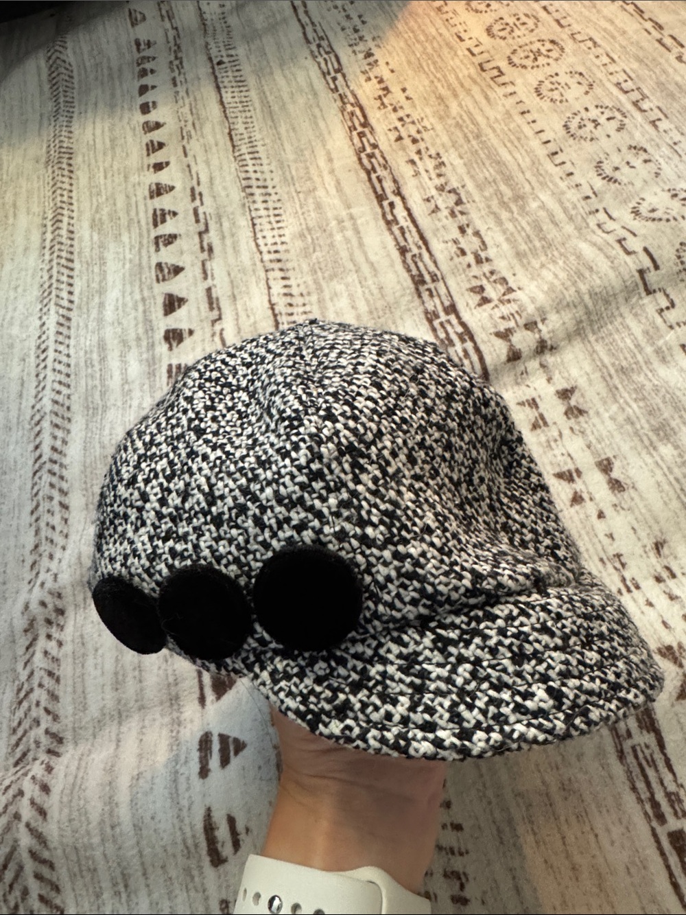 Women’s Black & White Tweed Newsboy Cap with Decorative Black Buttons